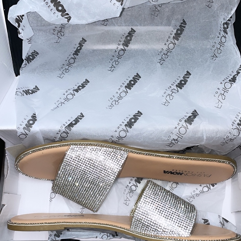 FASHION NOVA SANDALS